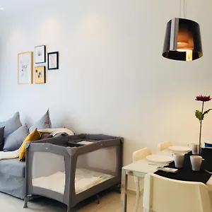  Apartment Robertson